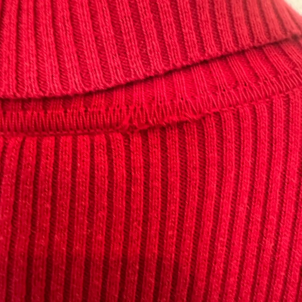 VTG Liz Claiborne Women’s M Red Turtleneck Sweater Essential Holiday Comfort - Picture 8 of 9
